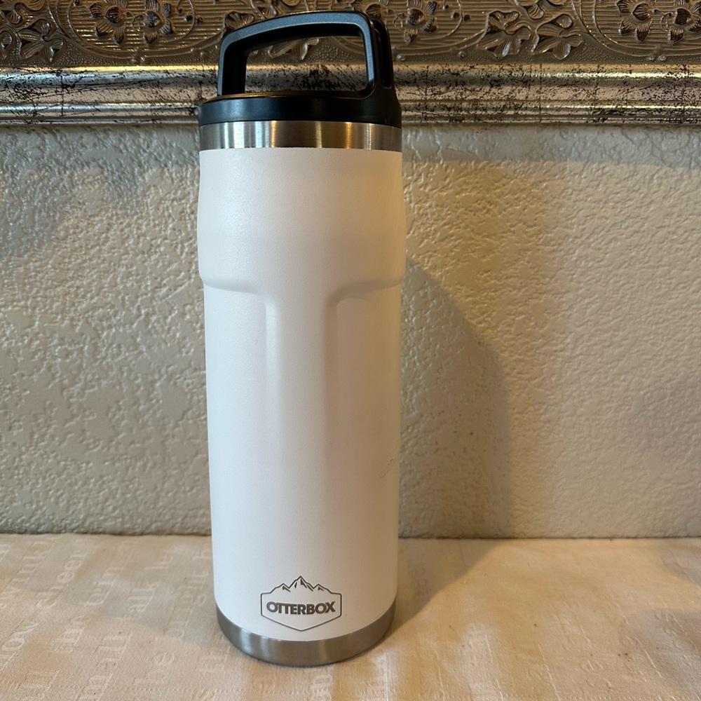 OtterBox Snow Cap (White) 36 oz Growler Thermos